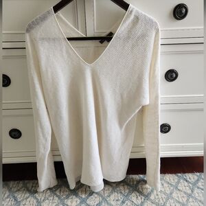 VINCE - Elegant CREAM V-Neck Sweater